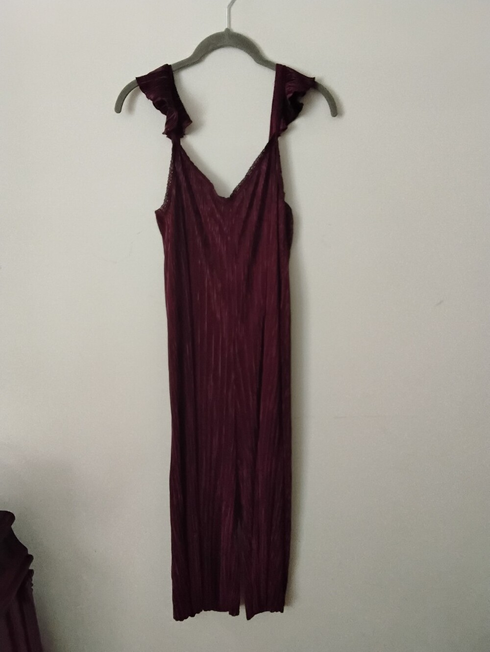 Anthropologue Sleeveless V-Neck Burgundy Jumpsuit with Ruffle Straps Medium